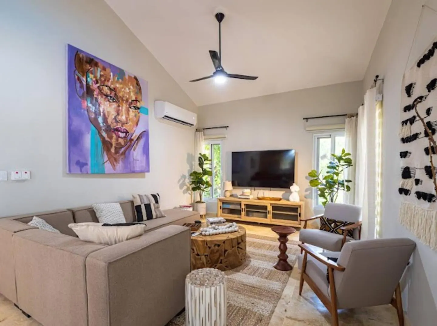 Modern 6 Bedroom Villa With Hot Tub Sosua Holiday home